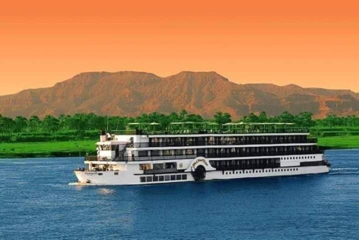 Nile Youth Hotel Luxor Luaran gambar